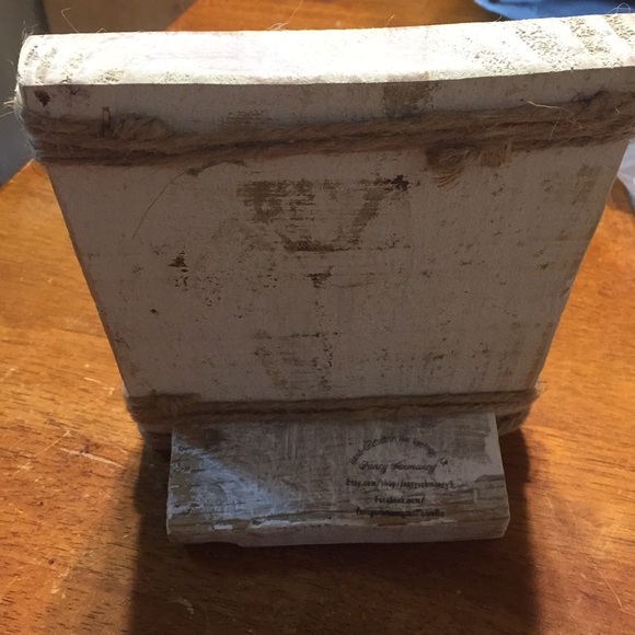 wooden Friends picture frame - Picture 2 of 3